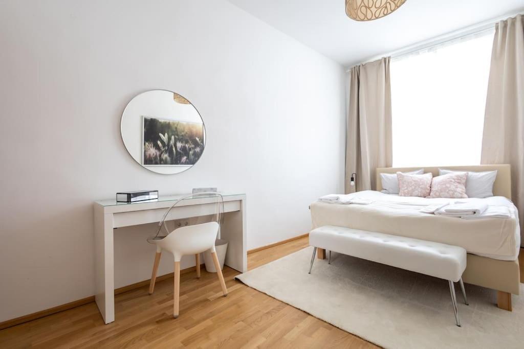Orestaliving - 2Br On The Danube Canal ウィーン エクステリア 写真
